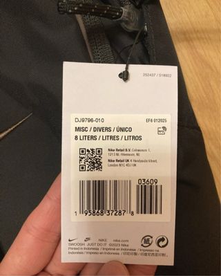 Riñonera Nike Sling Bag Negra y Marron