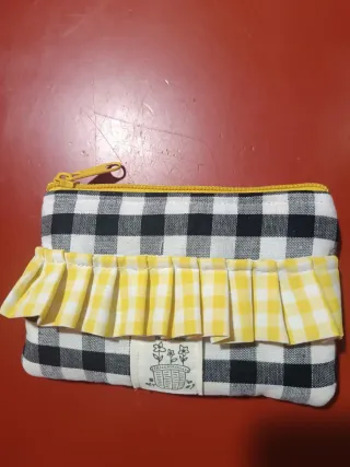 Cartera/Monedero a cuadros con volantes