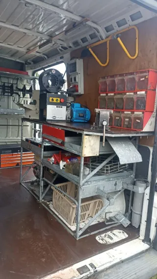 Furgon taller fabricar latiguillos hidráulicos