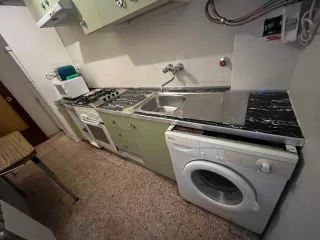 Cocina completa con electrodomésticos,