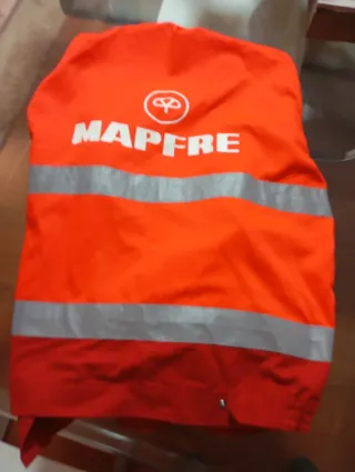 ROPA DE TRABAJO MAPFRE,Pantalón,Chaqueta,Camiseta.