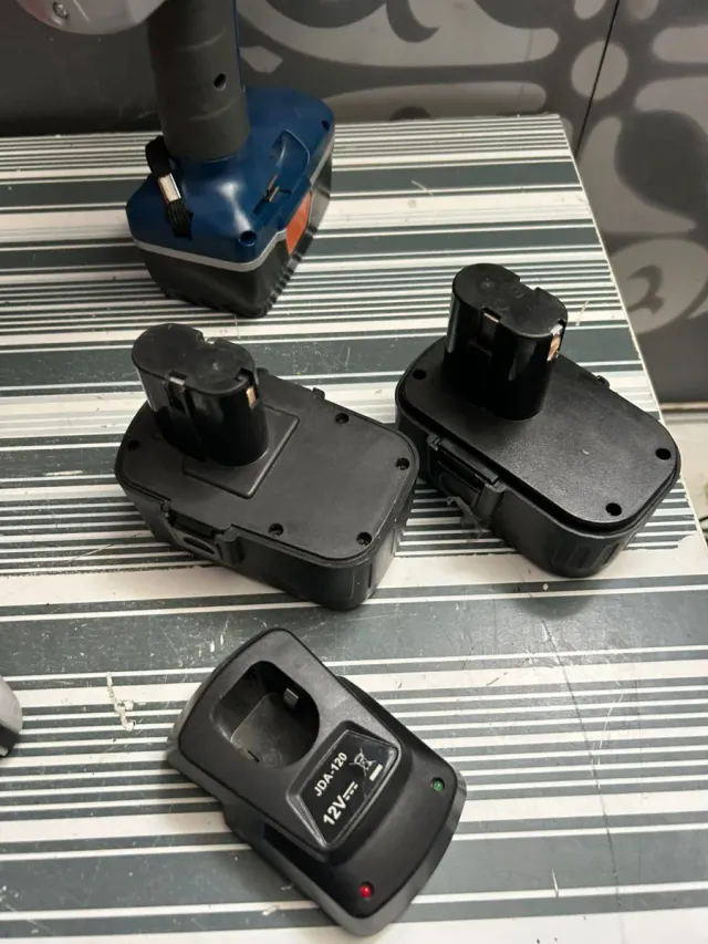 Lote 3 taladros eléctricos