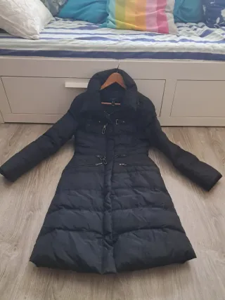 Abrigo de plumas negro