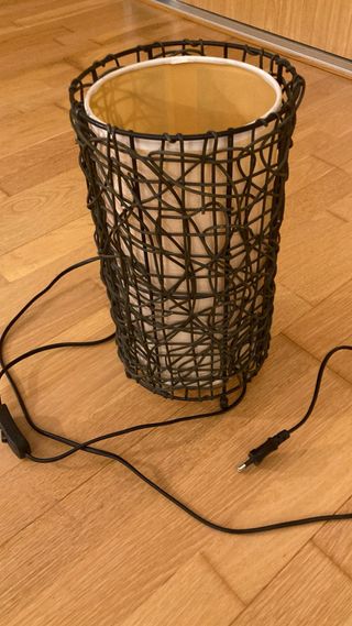 Lámpara de pie vintage mimbre marrón