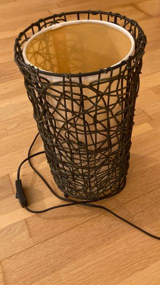 Lámpara de pie vintage mimbre marrón