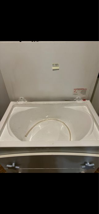 Cómoda infantil blanca y azul