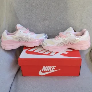 Zapatillas Asics NYC Rosas y Blancas