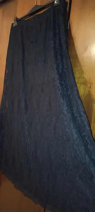 Falda larga de encaje negro