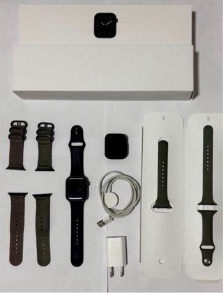 Apple Watch S5 44mm GPS + Accesorios
