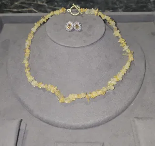 Conjunto collar y pendientes