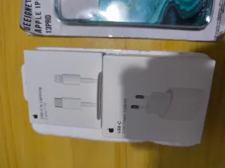 Kit iPhone 13 Pro: Caricatore + custodia + vetro protettivo