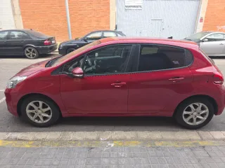 Peugeot 208 2015