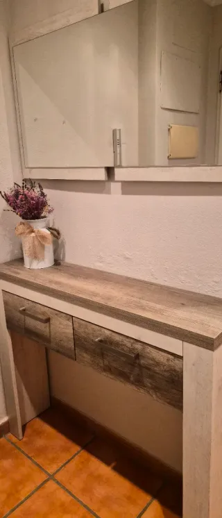 Mueble recibidor madera y cristal