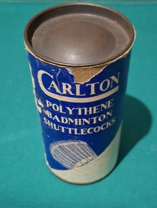 Caixa vintage Carlton de penas Badmington, England