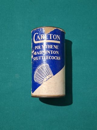 Caixa vintage Carlton de penas Badmington, England