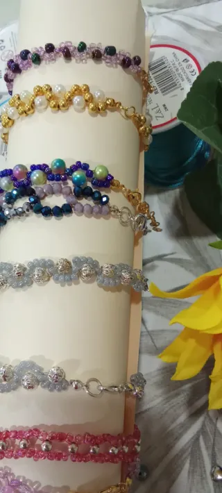Pulseras de bisutería hechas a mano