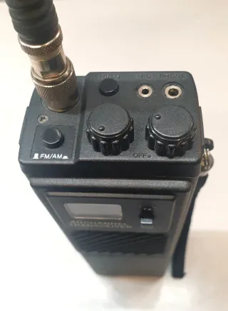 Walkie Midland 27Mhz 40ch AM/FM 2 y 5w escaner