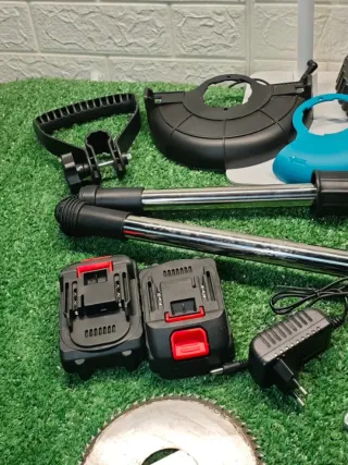 Desbrozadora con ruedas y 2 baterías