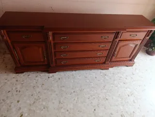 Aparador de madera maciza
