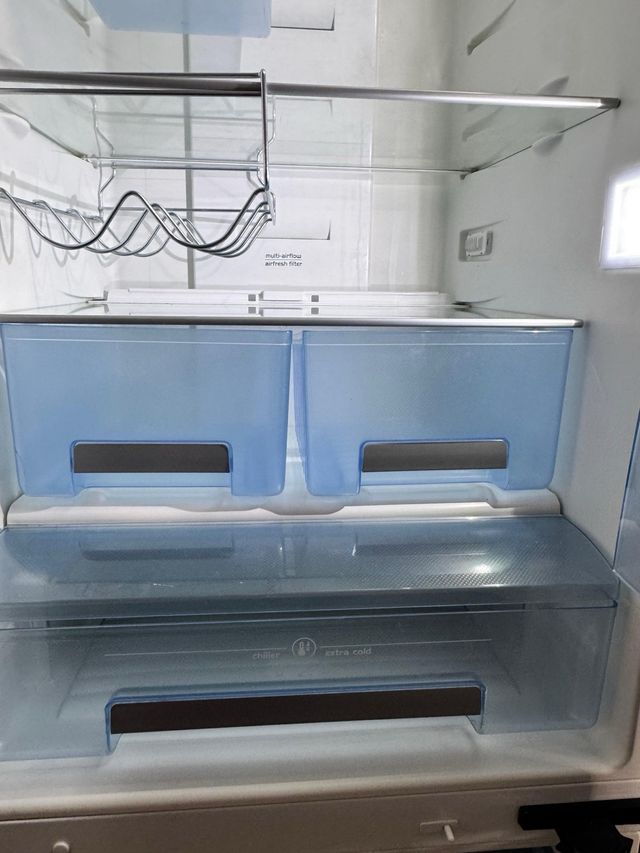 Frigorifero Combi No Frost marca Balay in acciaio inox