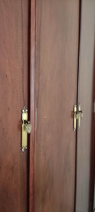 Armario de madera de gran calidad