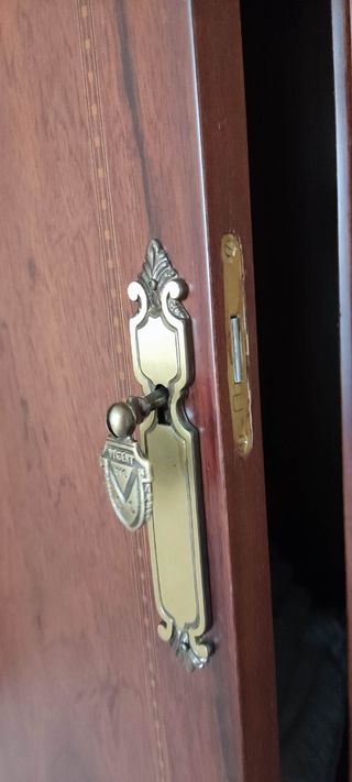 Armario de madera de gran calidad