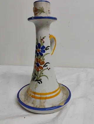 Candelabro antiguo de cerámica pintado a mano