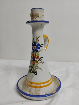 Candelabro antiguo de cerámica pintado a mano