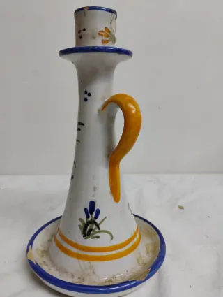 Candelabro antiguo de cerámica pintado a mano