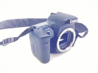 camara digital reflex canon eos 77d