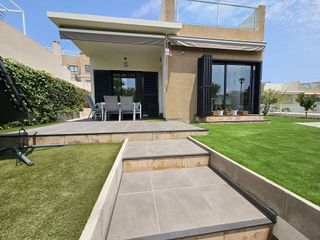 Chalet en venta en Cabo Roig - La Zenia en Orihuela