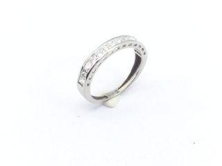 alianza oro 18k con piedra con diamante de laboratorio