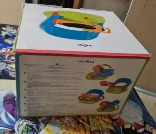 Asiento de bebé con diseño divertido.