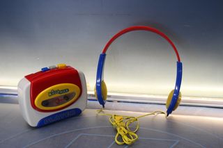 02. Walkman Kids Way. Reproductor portátil de casetes con cascos.