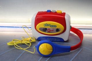 02. Walkman Kids Way. Reproductor portátil de casetes con cascos.
