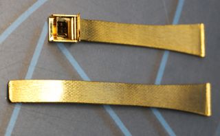 09. Correa milanesa dorada. Armis. NOS. Años 70. 16 mm.