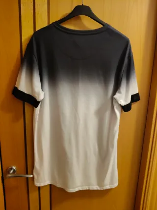 Camiseta SikSilk Degradado Azul y Blanco