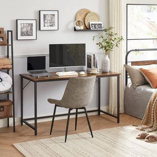 Escritorio para Computadora, Estación de Trabajo, 60 X 135 X 76 Cm, Escritorio de Oficina, Estudio Dormitorio Sala de Estar, Marrón Vintage y Negro Tinta LWD043B01