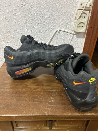 Nike Air Max 95 Negro Naranja