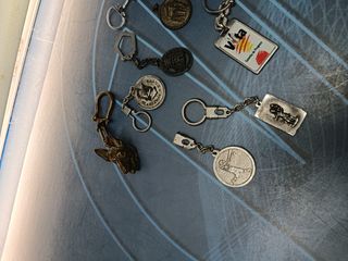 17 llaveros varios, metalicos, observa las fotos