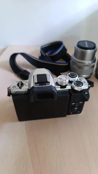 Cámara Olympus con 2 objetivos