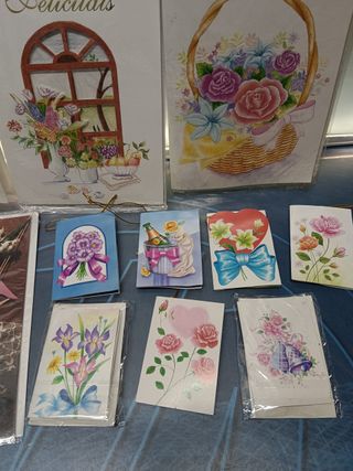 11 FELICITACIONES MUSICALES - AÑO 1980, funcionando, aunque pila gastada