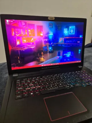 Portátil Asus Rog i7-7700hq,16gb,gtx1050,17.3"