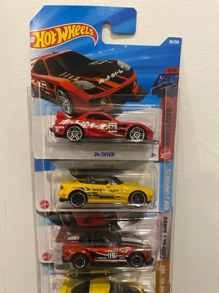 Lote Miniaturas Mazda + Suporte Parede