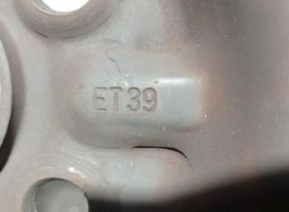 Toyota 4996741 4261105080 llanta avensis berlina t