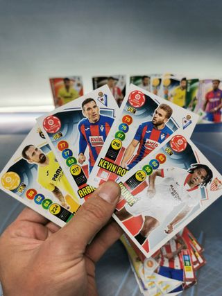 ADRENALYN , 48 cartas, de todo tipo, año temporada: 2021 2022, panini