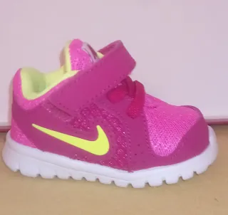 Zapatillas Nike bebé niña rosa y lima número 17
