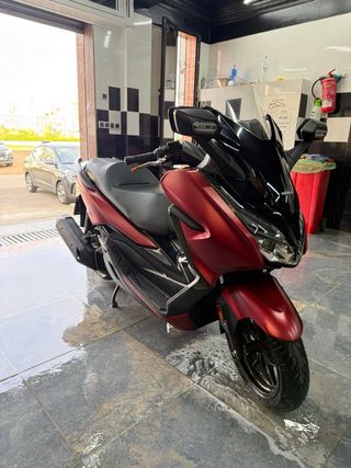 Honda Forza 125 Maxi Scooter