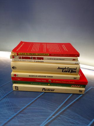 8 libros juveniles variados