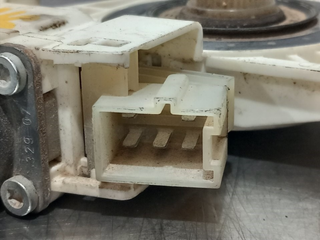 MOTOR ELEVALUNAS TRASERO IZQUIERDO MERCEDES-BENZ